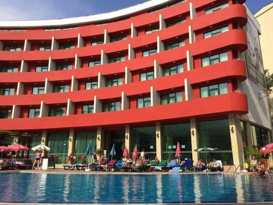 Außenansicht Hotel Mena Palace