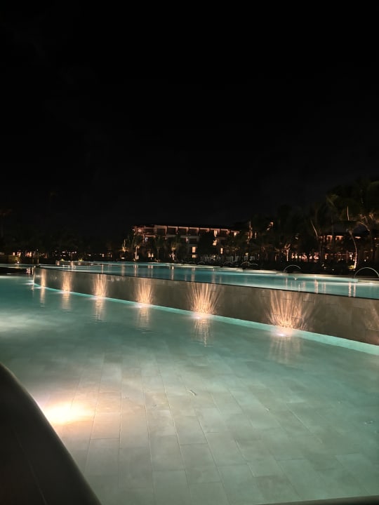 Pool Lopesan Costa Bávaro Resort, Spa & Casino