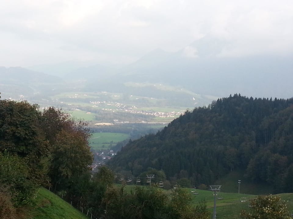 Traumhafter Fernblick in das Tal Berggasthof Hocheck
