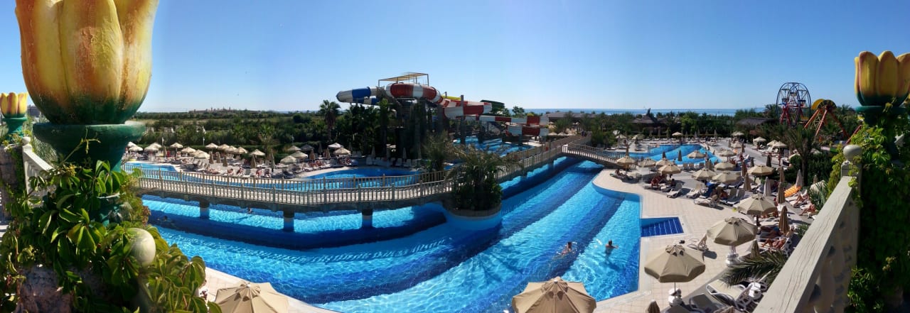 Pool Royal Holiday Palace