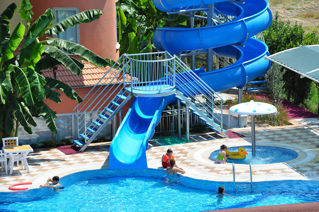 Children having fun in the pool Yavuzhan Otel