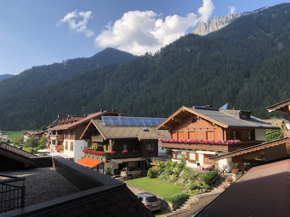 Außenansicht Waidringer Hof · 1. Tiroler Glückshotel