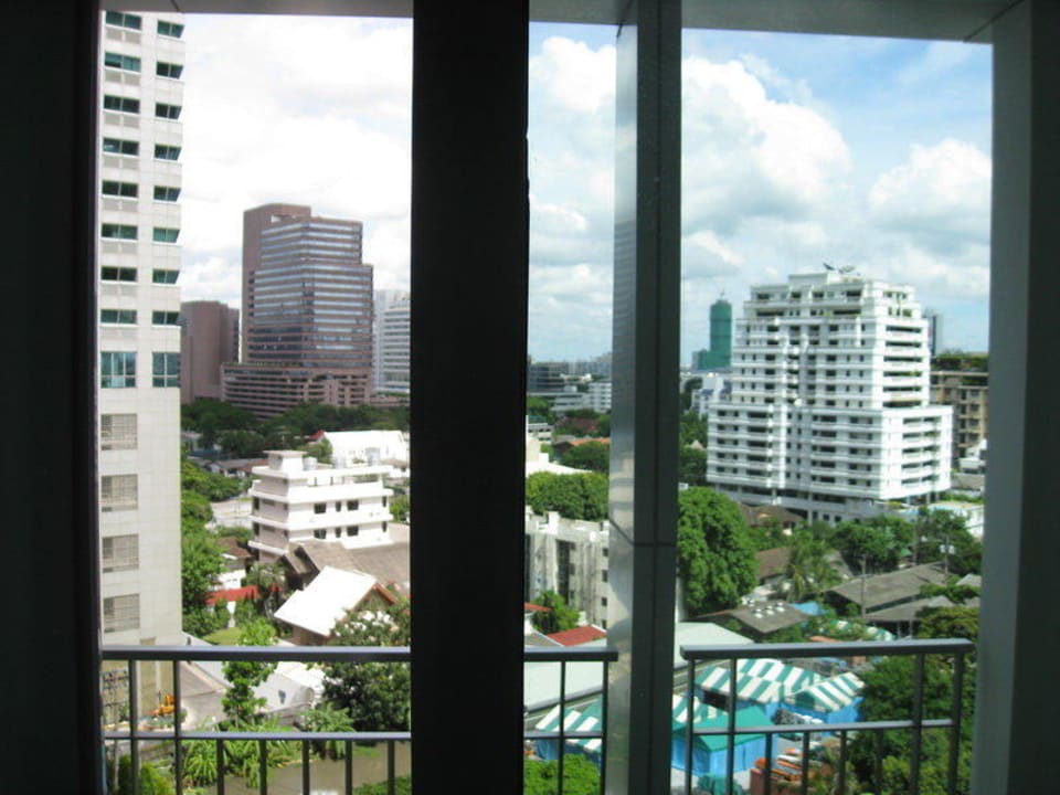 Blick auf Skyline von BKK Dusit Suites Hotel Ratchadamri, Bangkok
