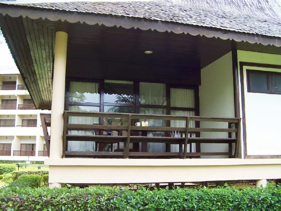 Balkon des Chalets Hotel Damai Puri Resort & Spa