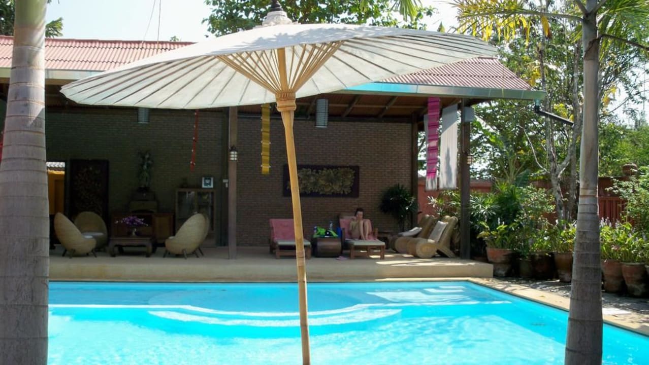 Poolmit überdachter Terrasse Joy's House, Guesthouse Chiang Mai