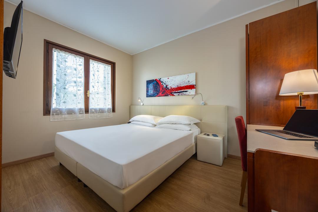 Zimmer iH Hotels Padova Admiral