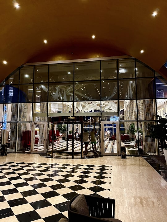 Lobby Azura Deluxe Resort & Spa Hotel