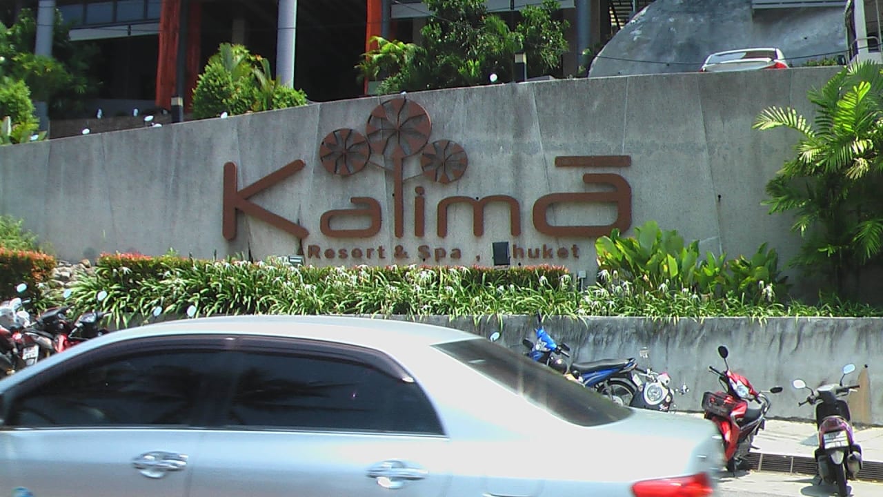 Strassenseite Kalima Resort & Spa
