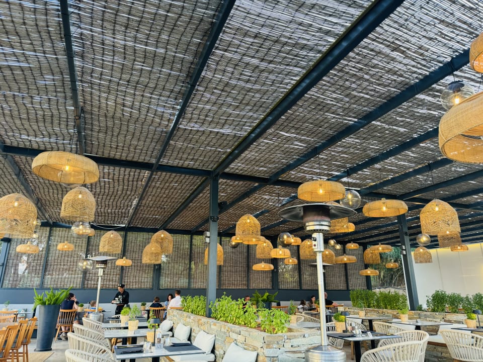 Gastro Crystal Springs Beach Hotel