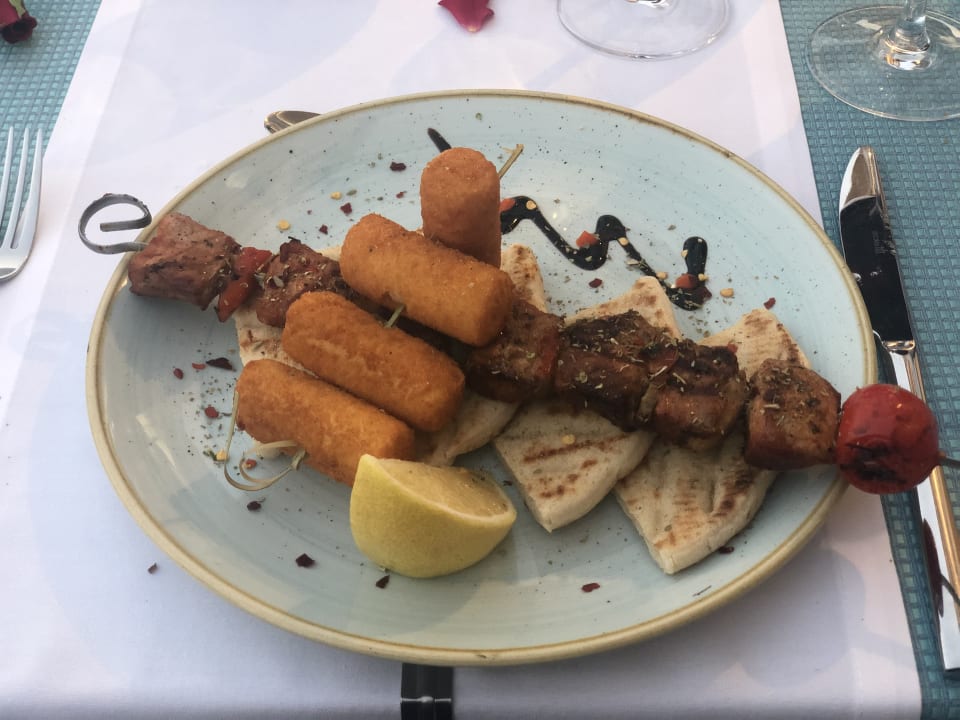 Gastro Grand Blue Beach Hotel