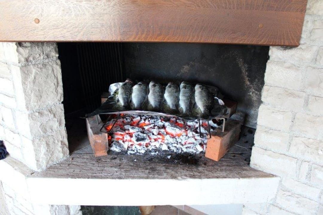 Wolfsbarsch auf dem Grill Villa Salu