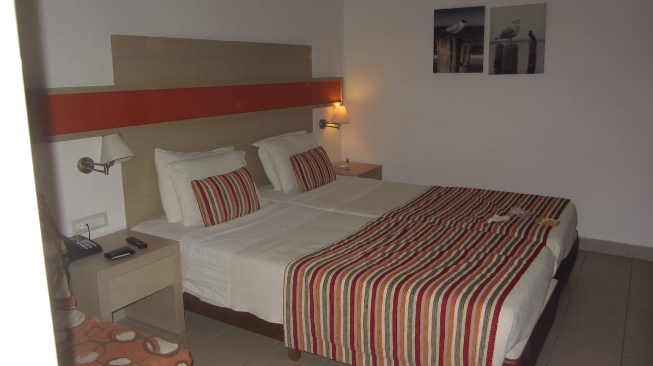 Superiorzimmer mit Schlafsessel Hotel Lagomandra Beach
