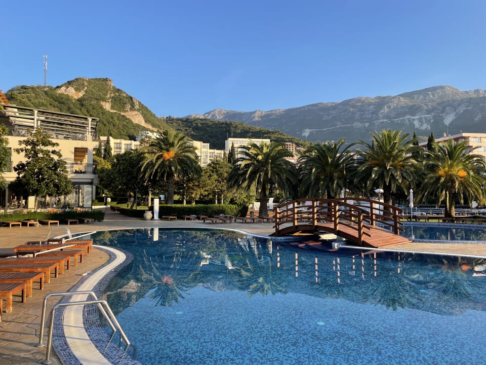 Pool Iberostar Waves Bellevue