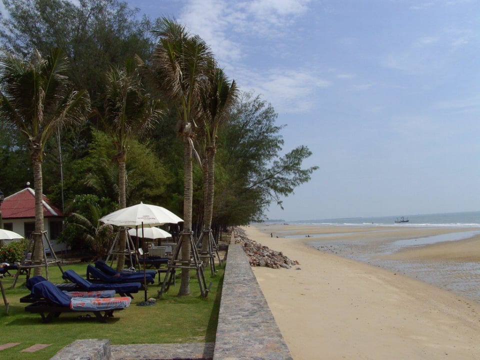 Strand Hotel Grand Pacific Sovereign Resort & Spa