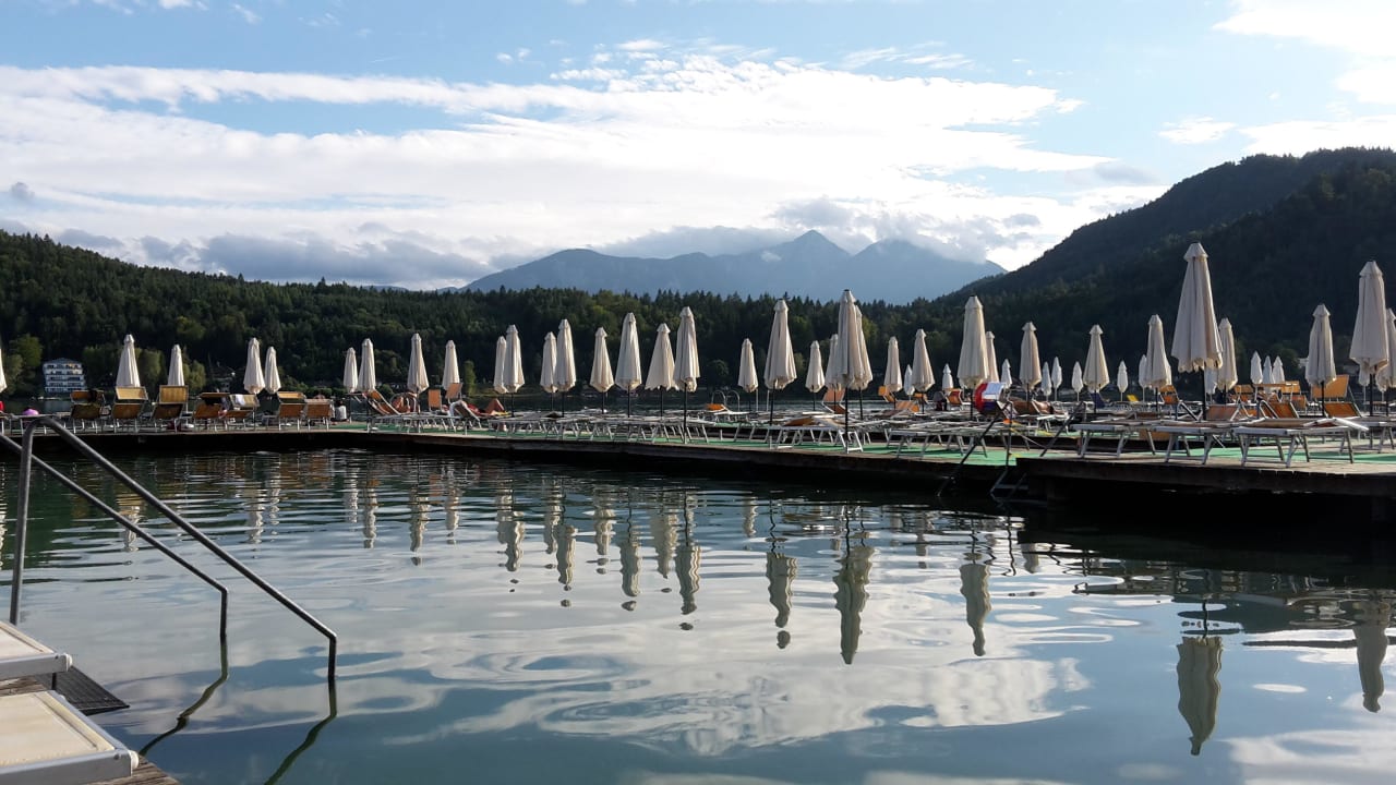 Ausblick vom Cafe aus auf dem See Strandhotel Marolt