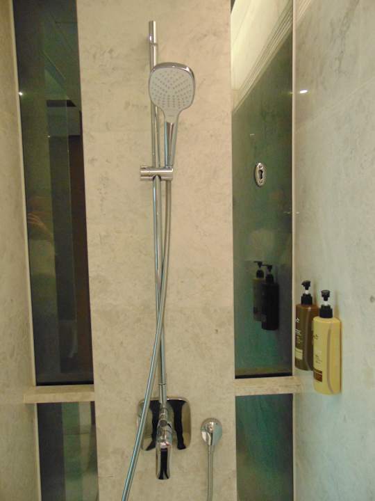 Zimmer Harbour Grand Kowloon