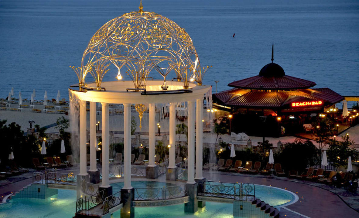 Strandbar, Pool, Tempel Helena Sands