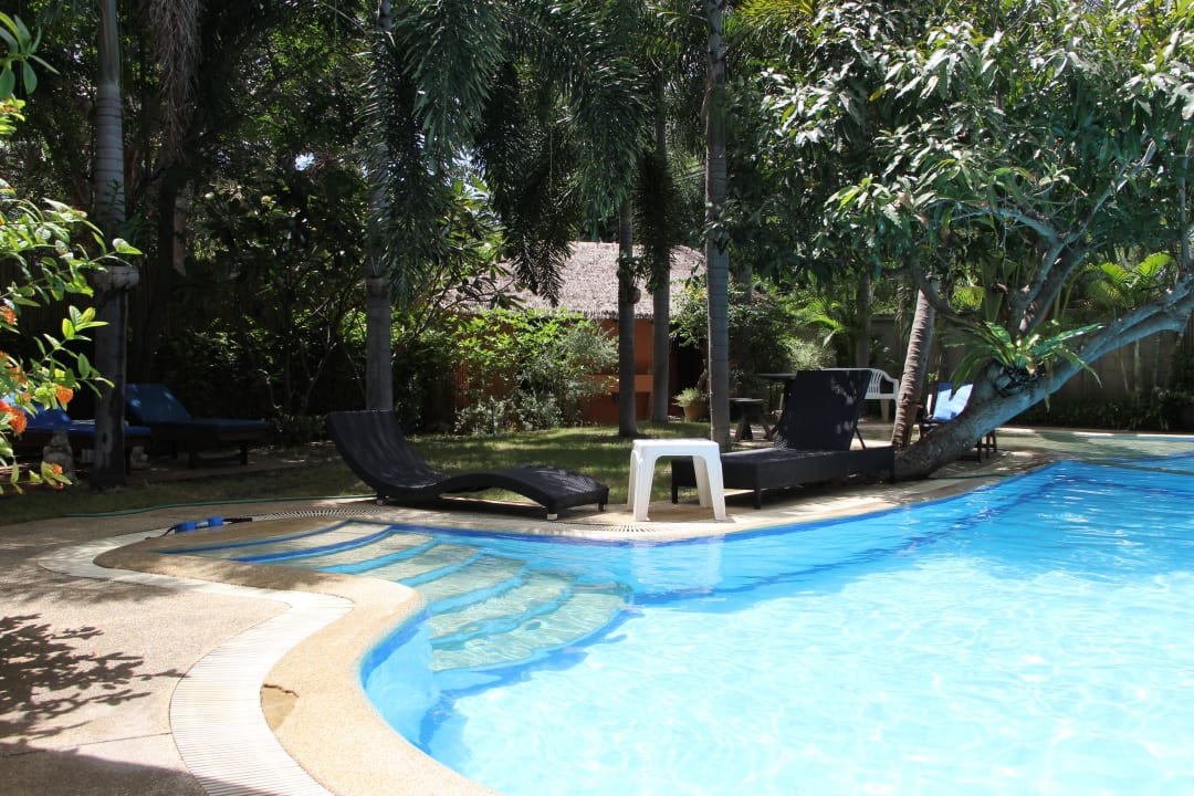 Hintere Teil vom Pool Prinz Garden Villa