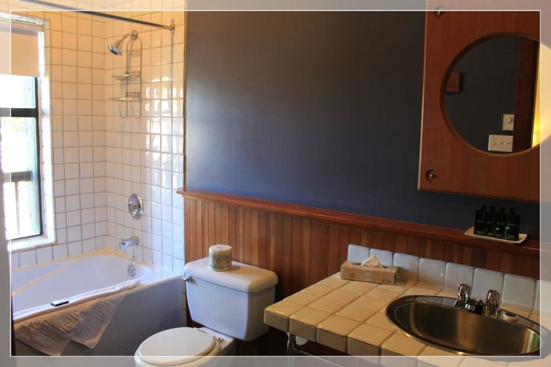 Bad Hotel Middle Beach Lodge