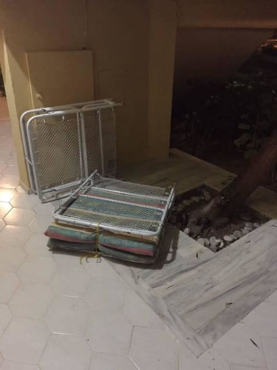 Vor der Zimmertür, Zustellbetten Hotel Golden Odyssey