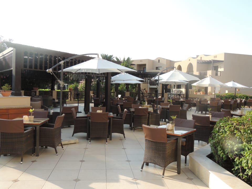 Restaurant Miramar Al Aqah Beach Resort