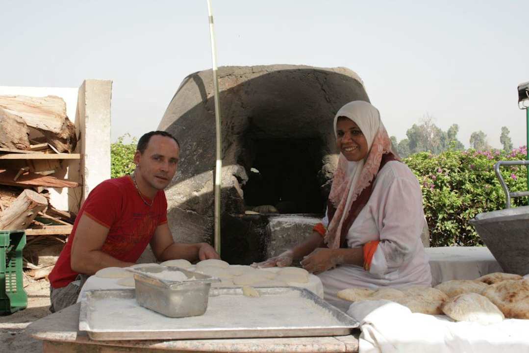 Zwei Bäcker unter sich ofenfrische Brötchen Jolie Ville Kings Island Luxor