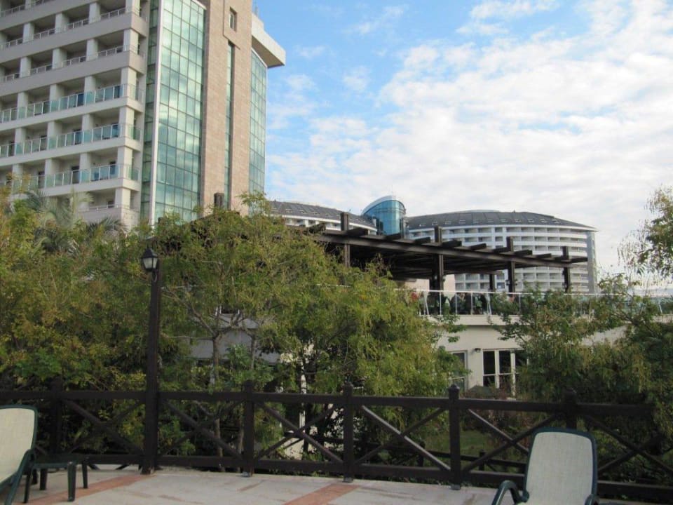 Frühstücksterrasse vom Pool aus Sherwood Exclusive Lara