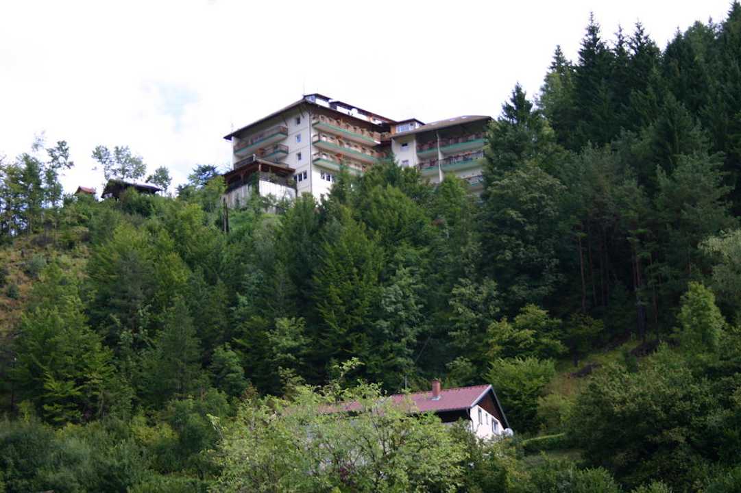 Unten vom Ort aus Hotel Brunner