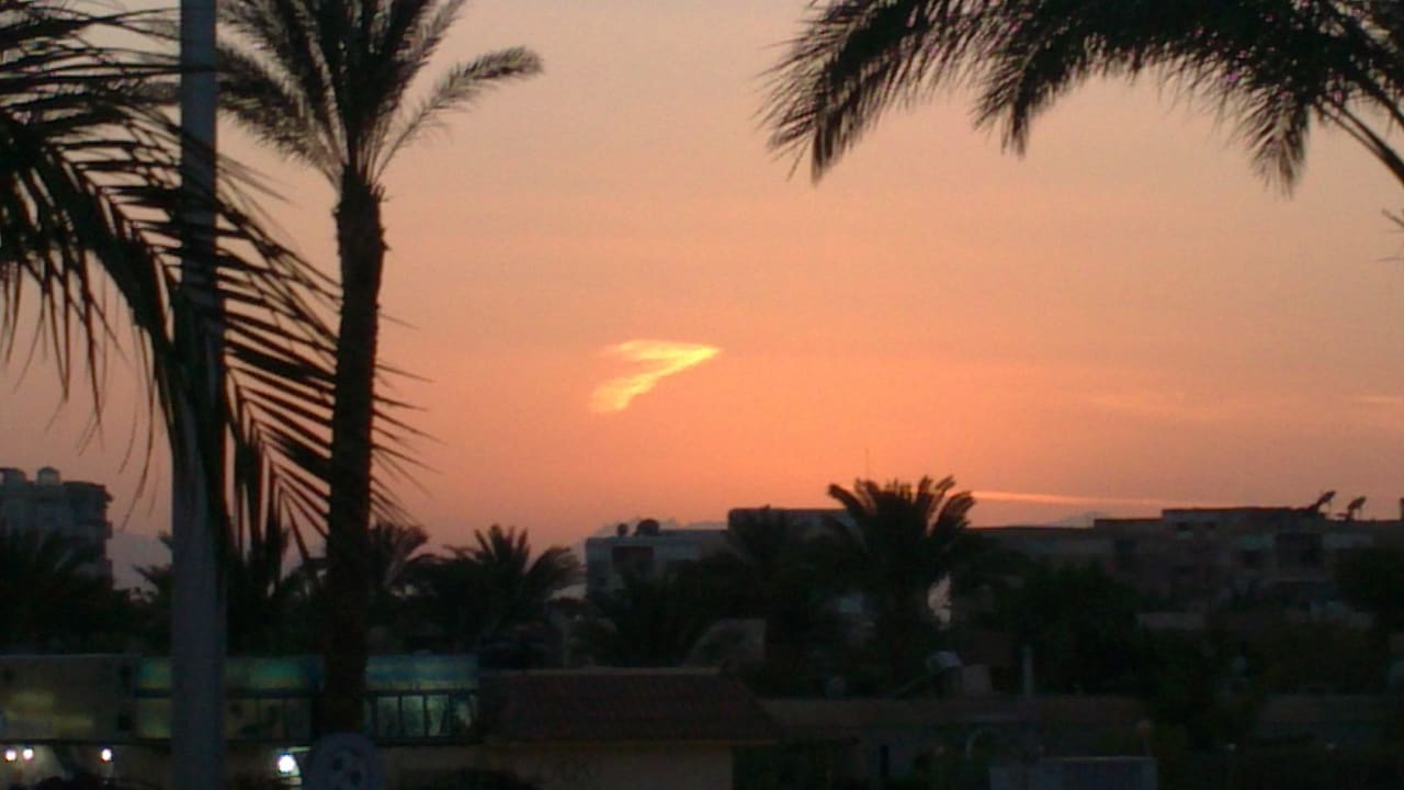 Man ist auf Wolke 7 am Himmel und im Hotel Giftun Azur Resort