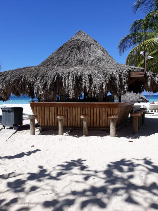 Strand Couples Swept Away - Adults only