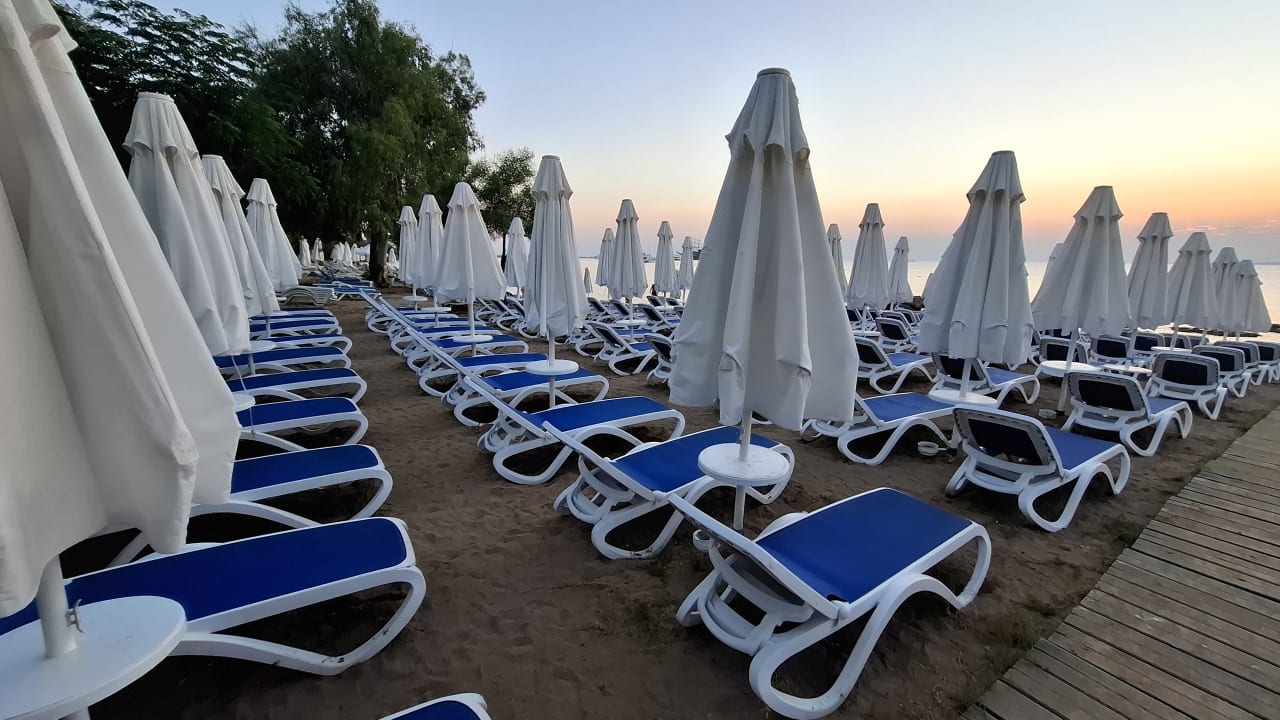 Strand Can Garden Beach
