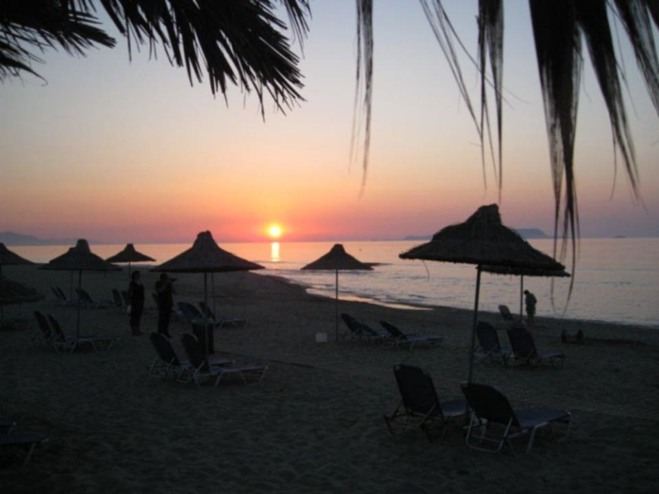 Abendstimmung am Meer Anissa Beach & Village