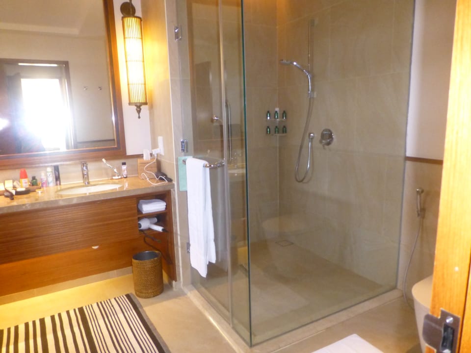 Bad Shangri-La's Hambantota Resort & Spa