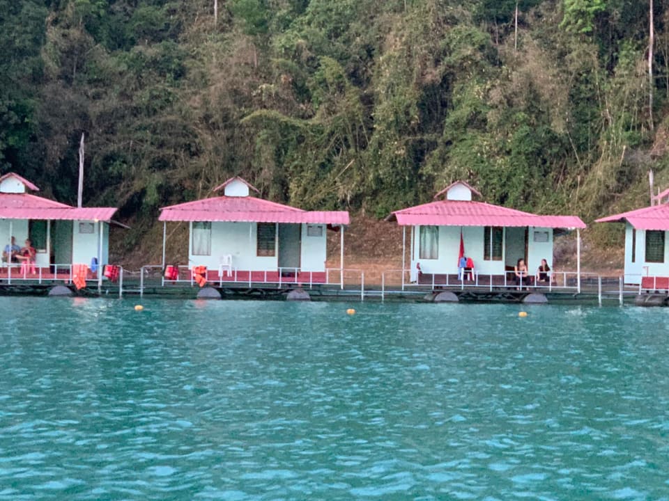 Außenansicht Khao Sok Smiley Lakehouse