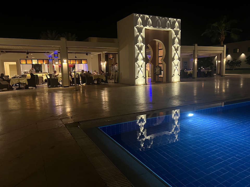 Gastro Reef Oasis Beach Resort