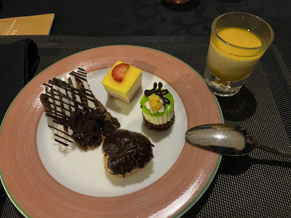 Gastro Taj Bentota Resort & Spa