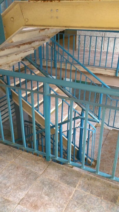 Verrostet und alt Hotel Tulipan