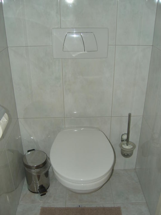 Separates WC von Zimmer 2 Pension Sixtysix