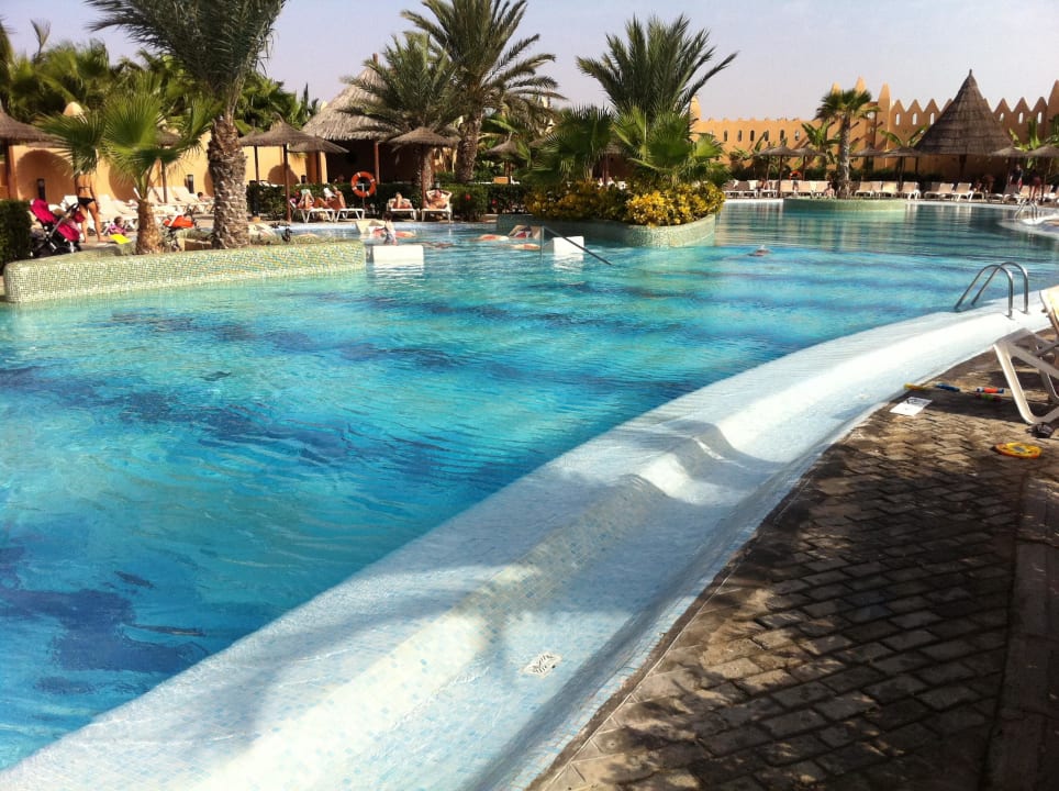 Swimming-Pool Hotel Riu Funana