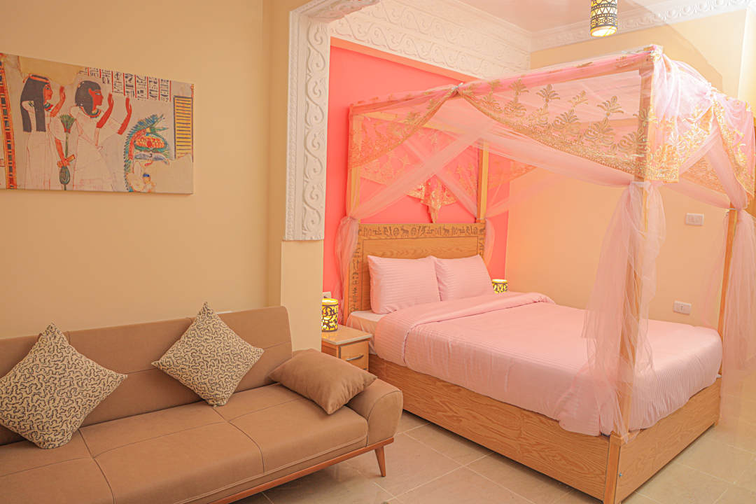 Zimmer Jewel Howard Carter Hotel