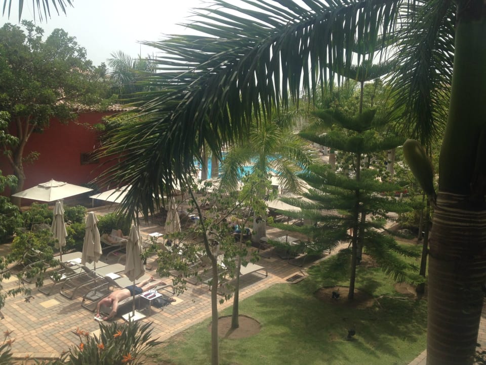 Ausblick aus Zimmer 3222 auf Ruhepool Lopesan Villa del Conde Resort & Thalasso