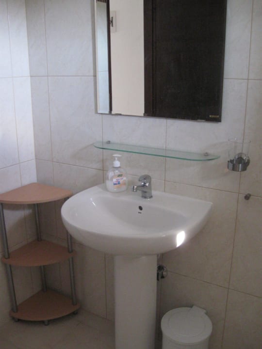 Bad Hotel Peristeridis