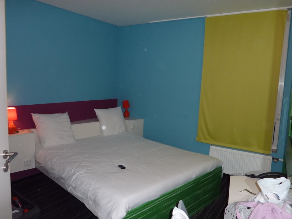 Zweckmässiges Zimmer - Bett ok ibis Styles Hotel Düsseldorf-Neuss