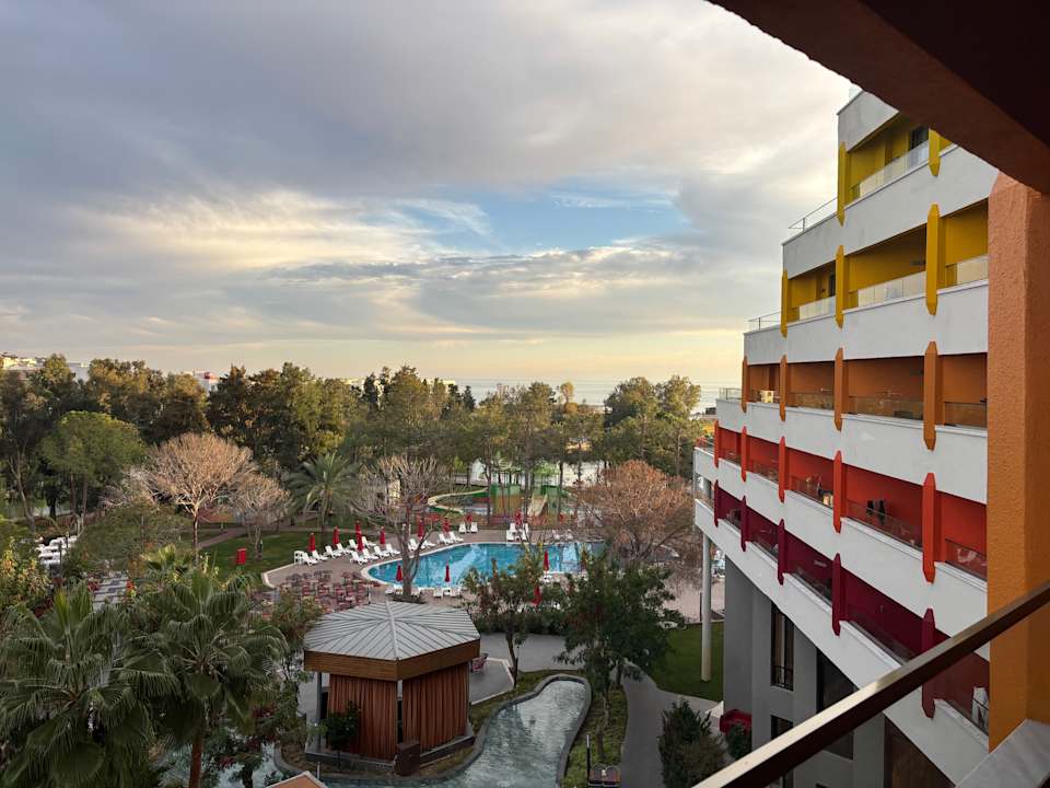 Pool Megasaray Resort Side