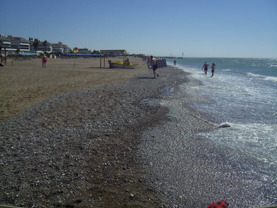 Sehr steinig  Port Nature Luxury Resort & Spa