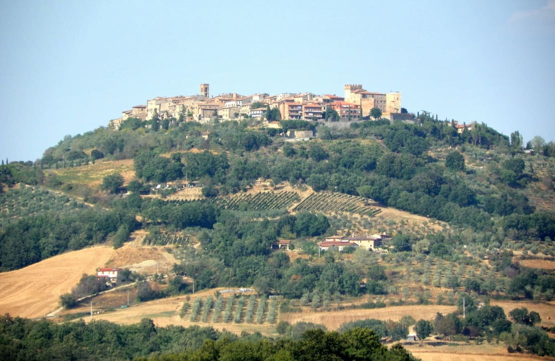 Blick auf Casole d'Elsa Ferienwohnungen Casale Refoli