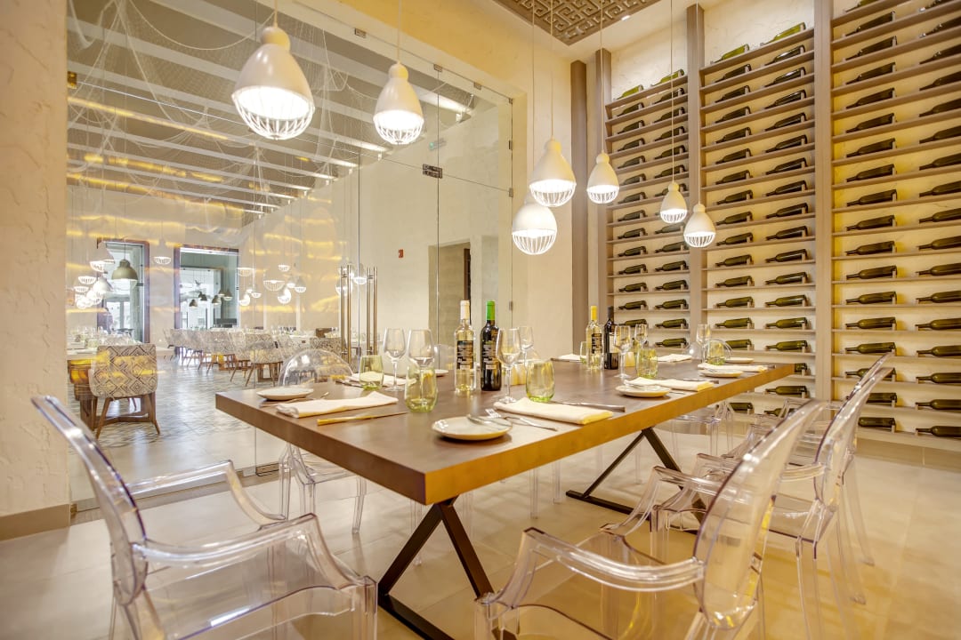 Restaurant Hideaway at Royalton Negril