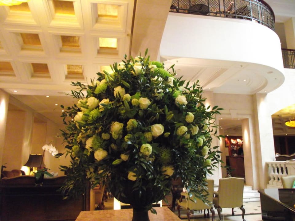 Lobby - alle Blumen echt Hotel Adlon Kempinski Berlin