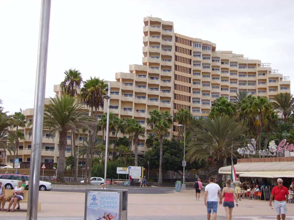 Vom Strand aus Corallium Dunamar by Lopesan Hotels