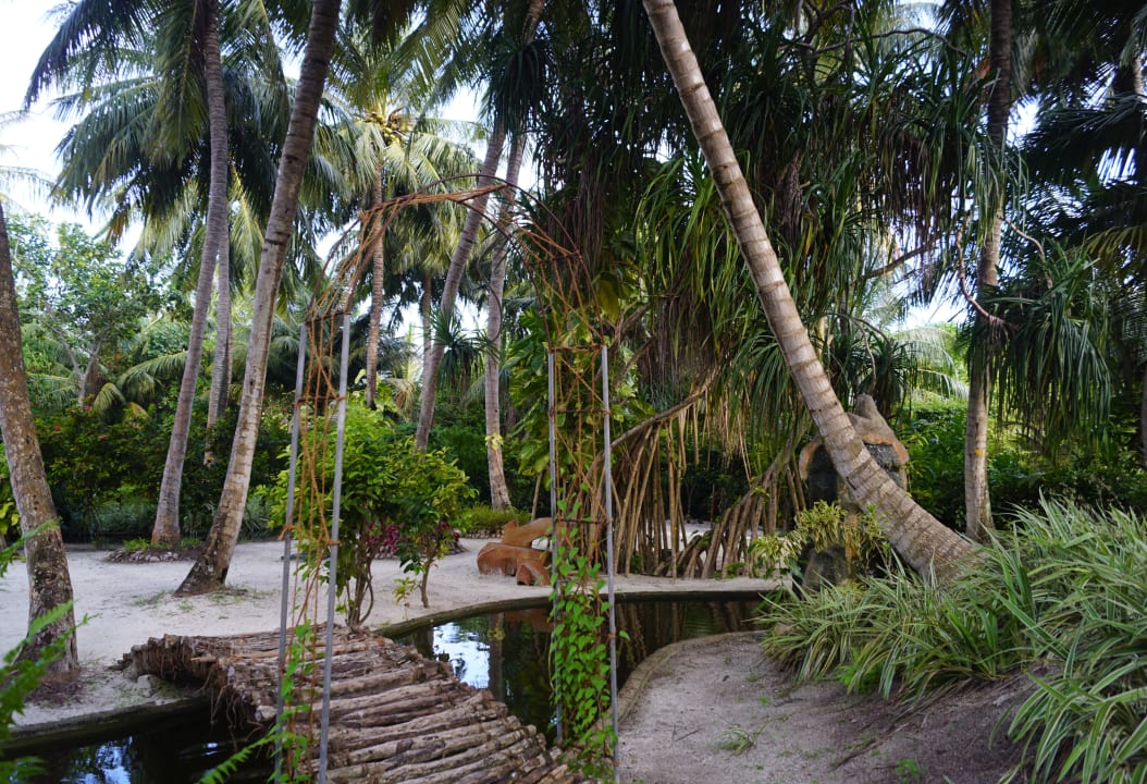 Gartenanlage Adaaran Select Meedhupparu Island Resort - Premium All Inclusive